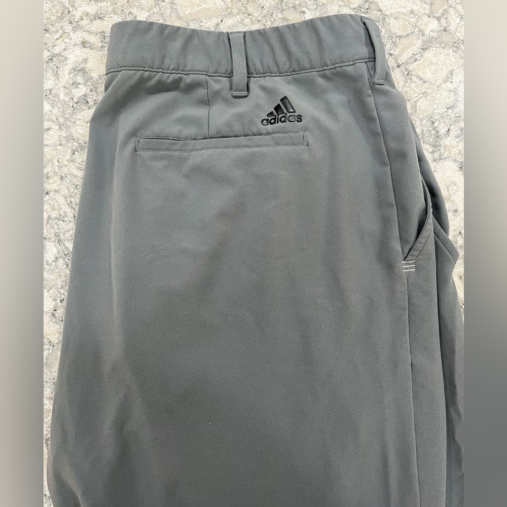 Adidas Performance Men’s Golf Pants Grey 38x32.  Ultimate 365 Flat Front Stretch